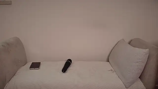 Petite36 online show from April 23, 2026, 7:48 am