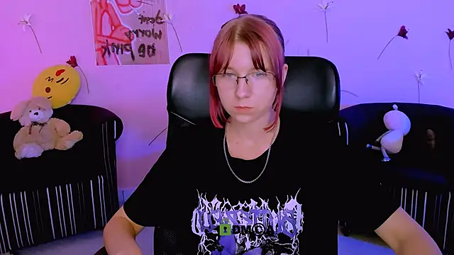 Snapshot of gloria_bubble chatting on May 7, 2026, 7:17 pm gloria bubble online show from May 7, 2026, 7:17 pm