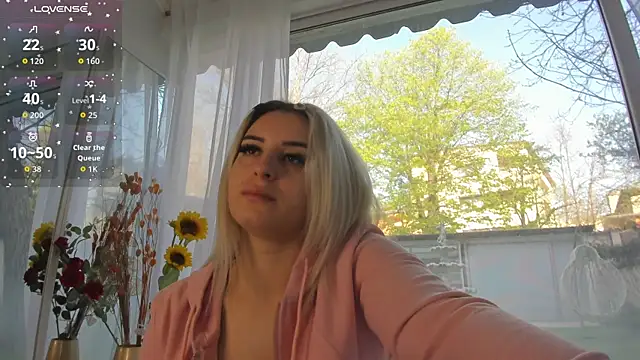 Ella Vee online show from April 15, 2026, 5:46 am