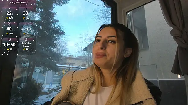 Snapshot of Ella_Vee chatting on January 15, 2026, 6:17 am Ella Vee online show from January 15, 2026, 6:17 am