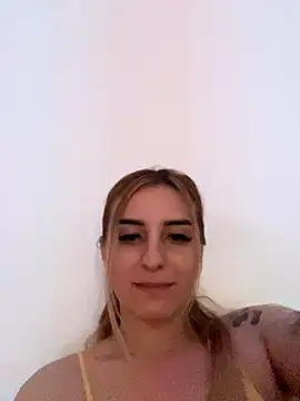 Ella Vee online show from November 11, 2025, 3:51 pm