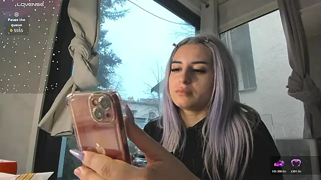 Snapshot of Ella_Vee chatting on February 15, 2026, 6:25 am Ella Vee online show from February 15, 2026, 6:25 am