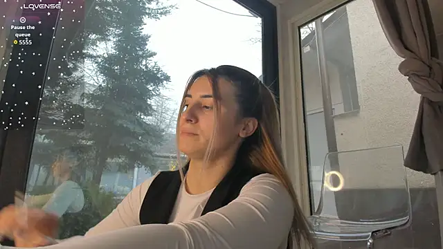 Snapshot of Ella_Vee chatting on December 20, 2025, 7:00 am Ella Vee online show from December 20, 2025, 7:00 am