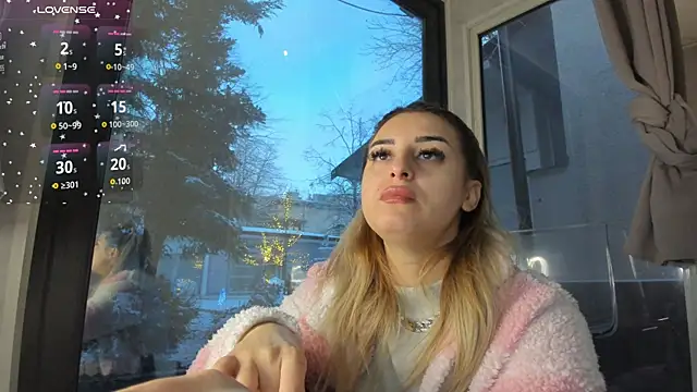 Snapshot of Ella_Vee chatting on January 9, 2026, 5:47 am Ella Vee online show from January 9, 2026, 5:47 am