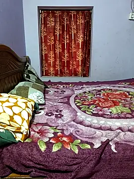 luci-queen online show from October 8, 2025, 6:04 am