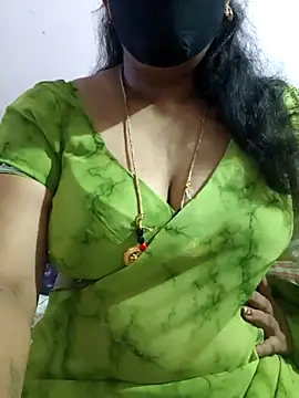 Snapshot of luci-queen chatting on May 17, 2026, 6:08 pm luci-queen online show from May 17, 2026, 6:08 pm