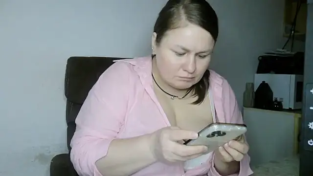 Snapshot of MartaXLove chatting on April 15, 2026, 7:58 pm MartaXLove online show from April 15, 2026, 7:58 pm