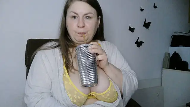 Snapshot of MartaXLove chatting on May 27, 2026, 4:14 pm MartaXLove online show from May 27, 2026, 4:14 pm