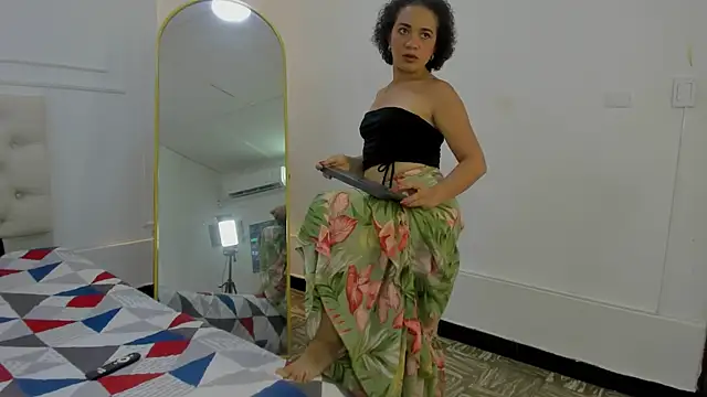 Snapshot of charlotte_dante212 chatting on March 19, 2026, 5:07 am charlotte dante212 online show from March 19, 2026, 5:07 am