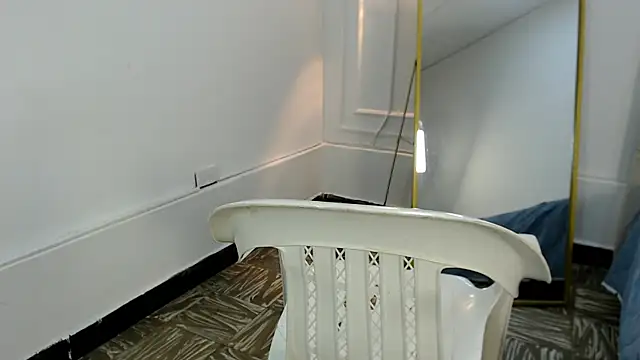 Snapshot of charlotte_dante212 chatting on December 3, 2025, 2:23 am charlotte dante212 online show from December 3, 2025, 2:23 am