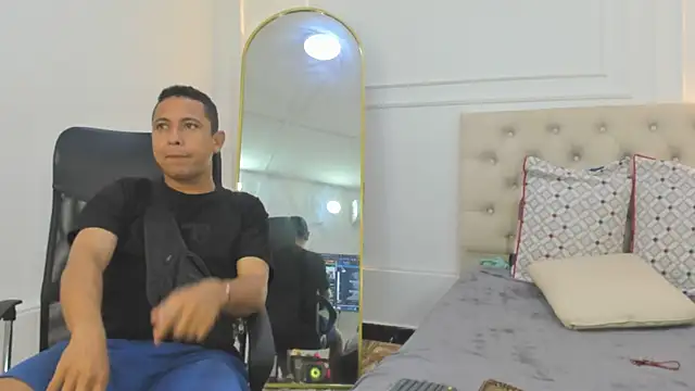 Snapshot of charlotte_dante212 chatting on January 14, 2026, 5:00 am charlotte dante212 online show from January 14, 2026, 5:00 am