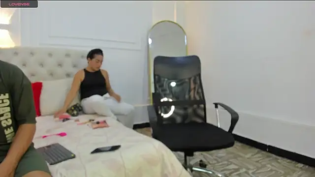 Snapshot of charlotte_dante212 chatting on May 12, 2026, 4:09 am charlotte dante212 online show from May 12, 2026, 4:09 am