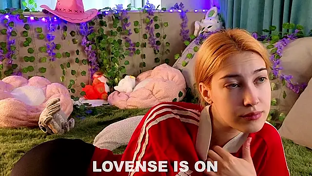 Snapshot of AngelicRice chatting on February 9, 2026, 11:30 am AngelicRice online show from February 9, 2026, 11:30 am