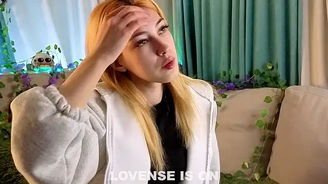 Snapshot of AngelicRice chatting on February 15, 2026, 1:21 pm AngelicRice online show from February 15, 2026, 1:21 pm