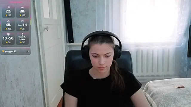 CutieAnny online show from December 3, 2025, 4:57 am