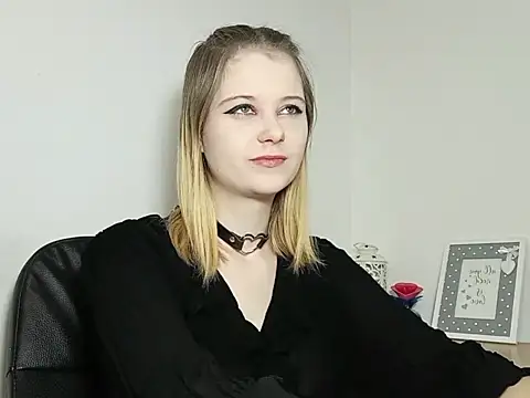 LydiaYoung online show from September 17, 2025, 6:10 pm