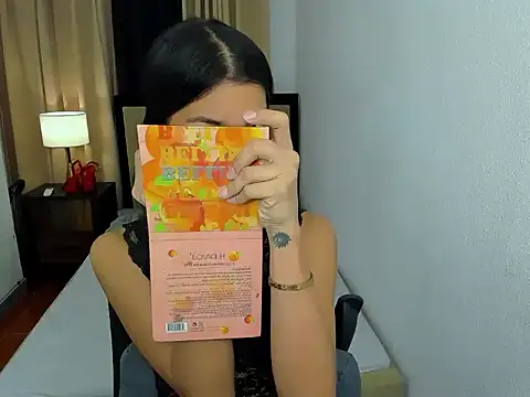 Snapshot of CassieSommereux chatting on May 22, 2026, 4:27 pm CassieSommereux online show from May 22, 2026, 4:27 pm