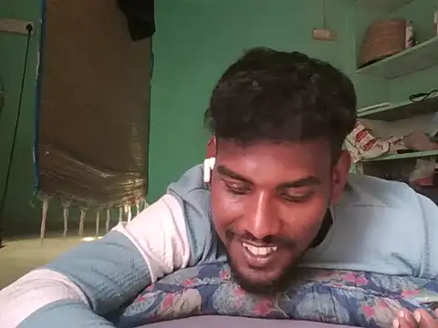Snapshot of Tamilgud23 chatting on May 17, 2026, 3:28 am Tamilgud23 online show from May 17, 2026, 3:28 am