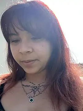 YumiLux online show from April 6, 2026, 12:39 pm