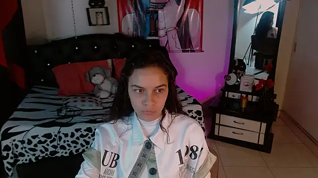 Snapshot of Skylovershot chatting on October 23, 2025, 7:34 pm Skylovershot online show from October 23, 2025, 7:34 pm