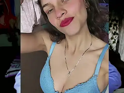 Snapshot of Skylovershot chatting on December 3, 2025, 1:43 pm Skylovershot online show from December 3, 2025, 1:43 pm