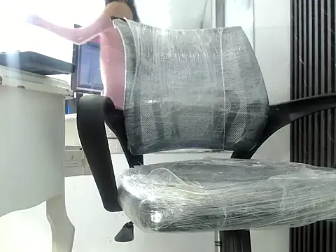 Snapshot of CamelyHott chatting on November 29, 2025, 3:17 am CamelyHott online show from November 29, 2025, 3:17 am