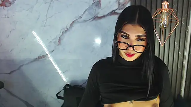 Snapshot of CamelyHott chatting on May 23, 2026, 7:57 pm CamelyHott online show from May 23, 2026, 7:57 pm