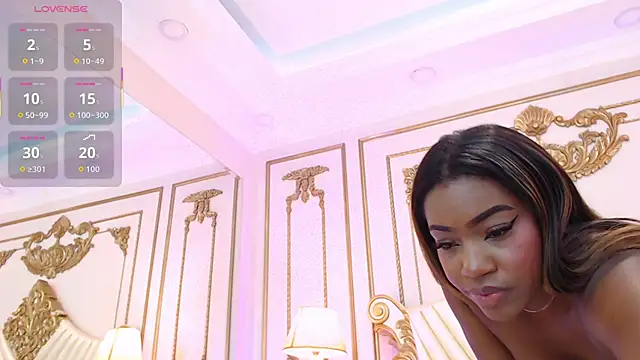 MiaPersie online show from November 18, 2025, 2:42 pm