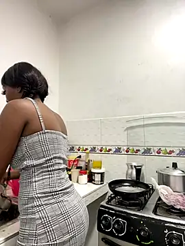 Snapshot of zaracollins01 chatting on November 6, 2025, 5:06 pm zaracollins01 online show from November 6, 2025, 5:06 pm