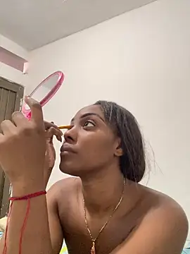 Snapshot of zaracollins01 chatting on December 1, 2025, 5:25 pm zaracollins01 online show from December 1, 2025, 5:25 pm