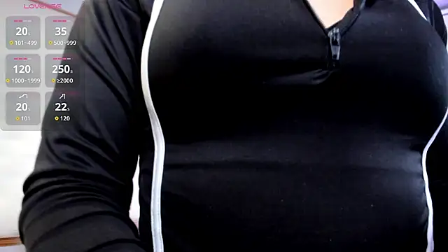 Snapshot of Manelyk_evanss_ chatting on October 10, 2025, 9:21 am Manelyk evanss online show from October 10, 2025, 9:21 am