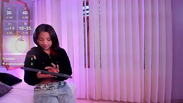 Snapshot of Manelyk_evanss_ chatting on September 20, 2025, 11:04 am Manelyk evanss online show from September 20, 2025, 11:04 am