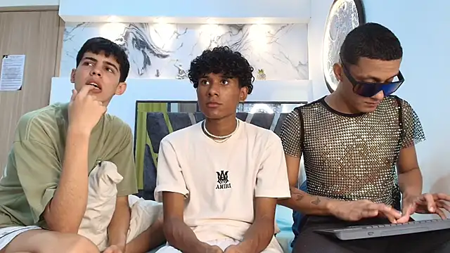 YOUNGS GUYS online show from September 27, 2025, 10:05 pm