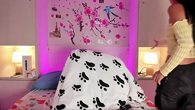 Snapshot of LexxaQueen chatting on November 21, 2025, 8:52 pm LexxaQueen online show from November 21, 2025, 8:52 pm