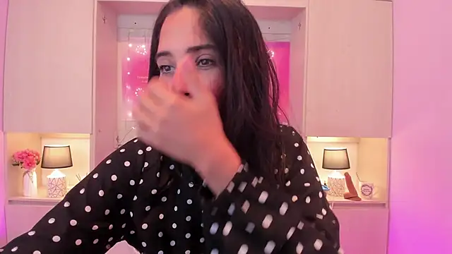 Snapshot of LexxaQueen chatting on October 3, 2025, 4:14 am LexxaQueen online show from October 3, 2025, 4:14 am