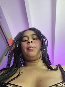 Snapshot of Alii_son chatting on June 1, 2026, 8:52 pm Alii son online show from June 1, 2026, 8:52 pm