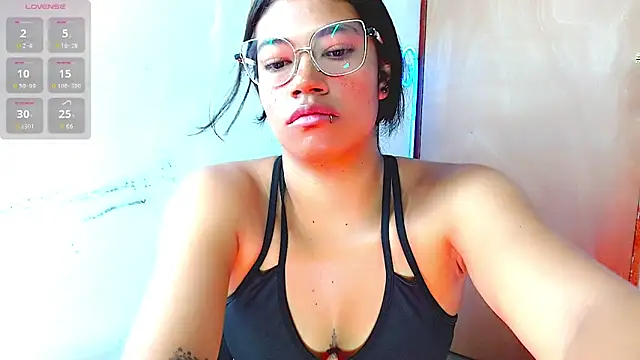 Snapshot of Dulce2415 chatting on October 1, 2025, 2:54 pm Dulce2415 online show from October 1, 2025, 2:54 pm