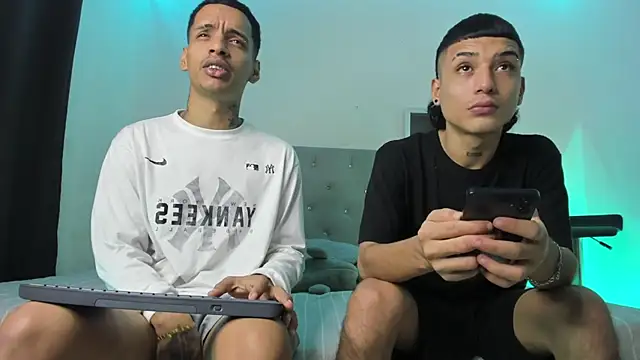 twinkDuohot online show from October 9, 2025, 4:13 am