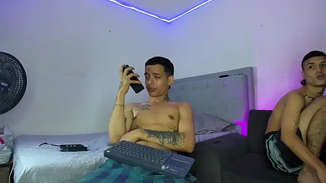 twinkDuohot online show from May 15, 2026, 10:52 pm
