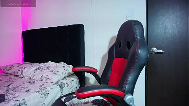 sophia arevalo online show from October 18, 2025, 3:19 am