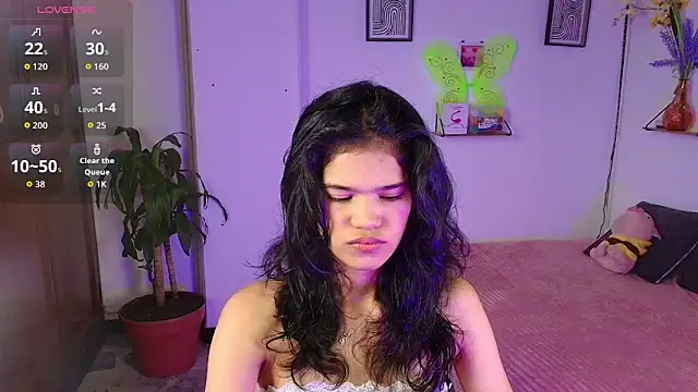 Snapshot of emycarver09 chatting on November 1, 2025, 12:10 pm emycarver09 online show from November 1, 2025, 12:10 pm