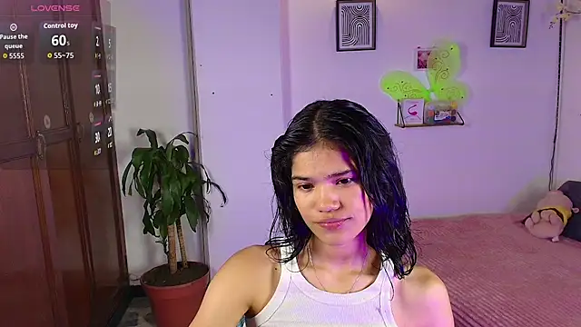 Snapshot of emycarver09 chatting on November 2, 2025, 12:15 am emycarver09 online show from November 2, 2025, 12:15 am