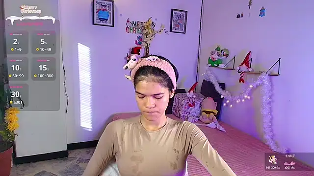 Snapshot of emycarver09 chatting on November 13, 2025, 11:47 am emycarver09 online show from November 13, 2025, 11:47 am