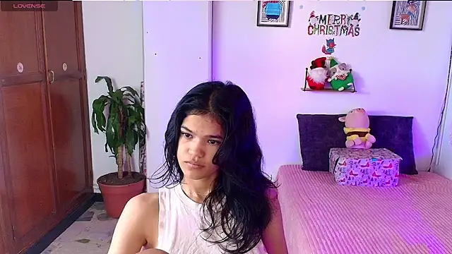 Snapshot of emycarver09 chatting on December 14, 2025, 11:49 am emycarver09 online show from December 14, 2025, 11:49 am