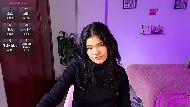 Snapshot of emycarver09 chatting on October 25, 2025, 12:04 pm emycarver09 online show from October 25, 2025, 12:04 pm