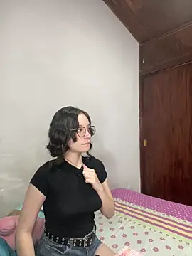 Snapshot of sukubo__ chatting on December 15, 2025, 6:41 am sukubo online show from December 15, 2025, 6:41 am