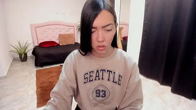 Snapshot of fox_valerie chatting on November 14, 2025, 1:37 pm fox valerie online show from November 14, 2025, 1:37 pm