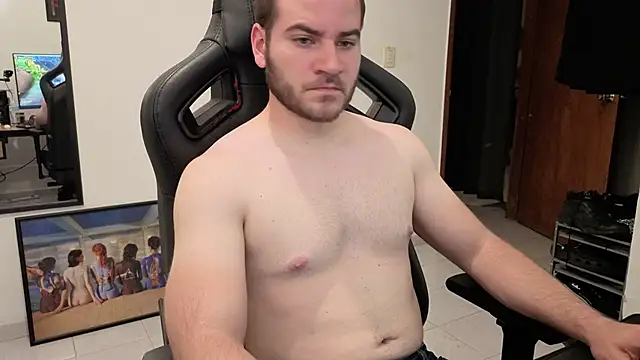 Snapshot of Paul00474 chatting on September 19, 2025, 3:32 am Paul00474 online show from September 19, 2025, 3:32 am