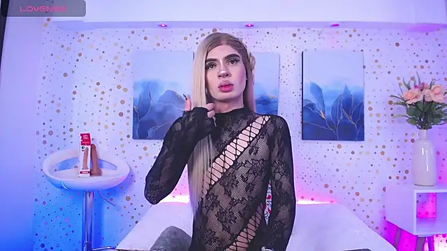 Emily Vaughan online show from September 28, 2025, 3:46 am