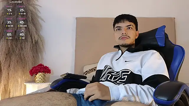 Snapshot of Snowlann chatting on November 21, 2025, 12:59 pm Snowlann online show from November 21, 2025, 12:59 pm